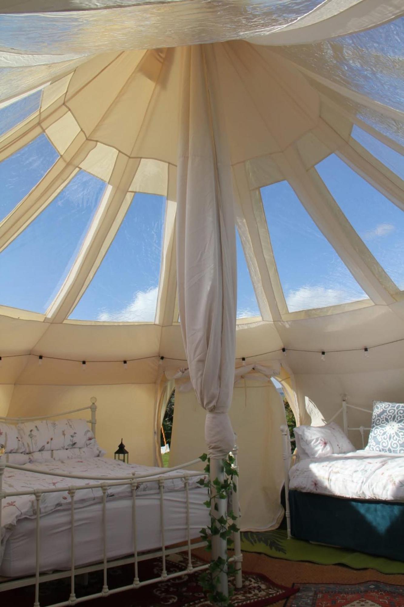 Tal-Y-Fan Farm 6M Stargazer Tent Bridgend  Esterno foto